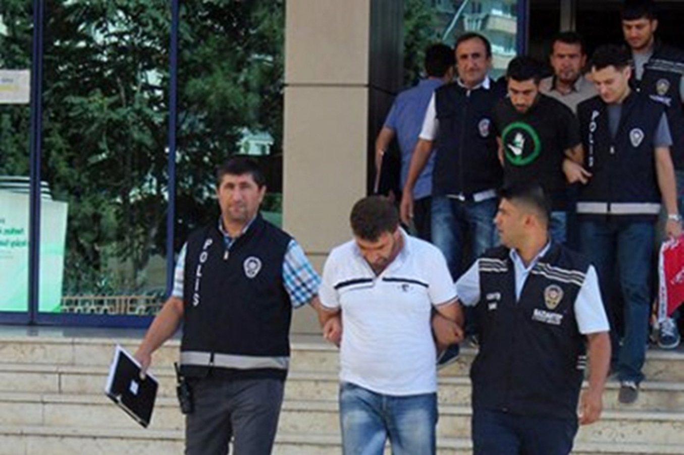 Gaziantep’te Suriyelileri dolandıran 3 kişi yakalandı